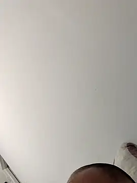 Snapshot of ScuffingBungalow chatting on 09/25/25, 04:07 ScuffingBungalow online show from 09/25/25, 04:07