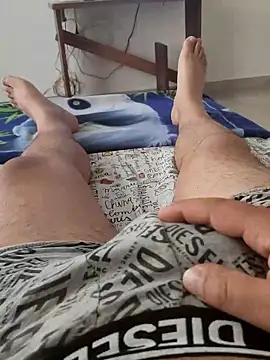 Snapshot of ScuffingBungalow chatting on 10/15/25, 08:06 ScuffingBungalow online show from 10/15/25, 08:06