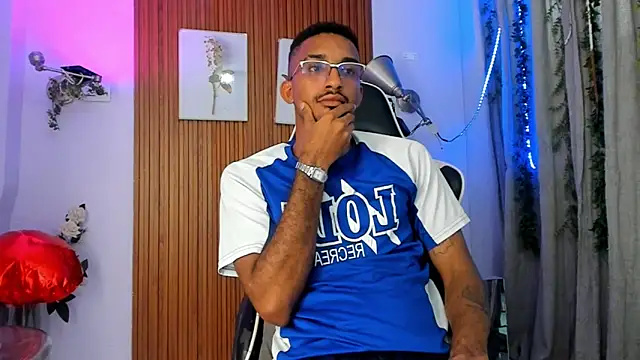 Snapshot of Darwin_mayo chatting on 09/25/25, 05:19 Darwin mayo online show from 09/25/25, 05:19