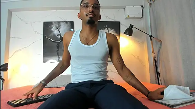 Snapshot of Darwin_mayo chatting on 11/04/25, 05:50 Darwin mayo online show from 11/04/25, 05:50