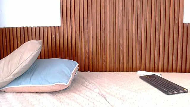 Darwin mayo online show from 04/01/26, 01:41