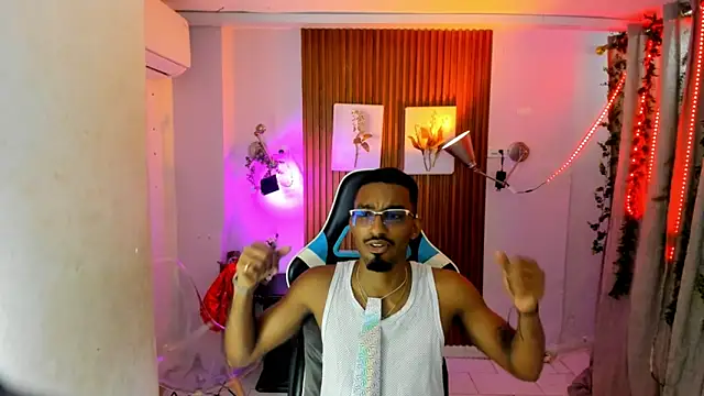 Snapshot of Darwin_mayo chatting on 10/29/25, 05:34 Darwin mayo online show from 10/29/25, 05:34