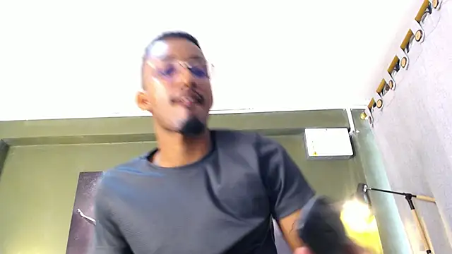 Snapshot of Darwin_mayo chatting on 09/11/25, 05:35 Darwin mayo online show from 09/11/25, 05:35