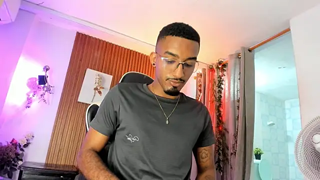 Darwin mayo online show from 12/19/25, 05:37