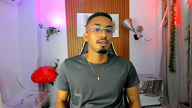 Snapshot of Darwin_mayo chatting on 09/30/25, 05:41 Darwin mayo online show from 09/30/25, 05:41