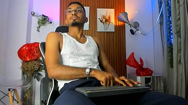 Snapshot of Darwin_mayo chatting on 09/26/25, 05:20 Darwin mayo online show from 09/26/25, 05:20