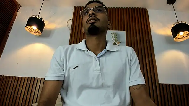 Snapshot of Darwin_mayo chatting on 10/17/25, 05:15 Darwin mayo online show from 10/17/25, 05:15