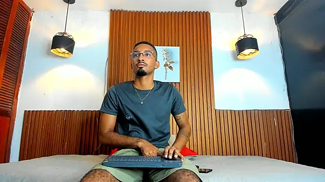 Darwin mayo online show from 12/20/25, 11:24