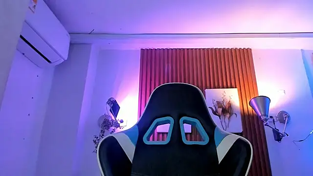 Snapshot of Darwin_mayo chatting on 11/06/25, 05:28 Darwin mayo online show from 11/06/25, 05:28