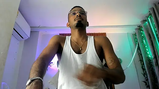 Snapshot of Darwin_mayo chatting on 11/21/25, 05:34 Darwin mayo online show from 11/21/25, 05:34