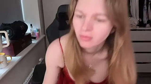 Snapshot of Lilly-Luscious chatting on 02/28/26, 08:25 Lilly-Luscious online show from 02/28/26, 08:25