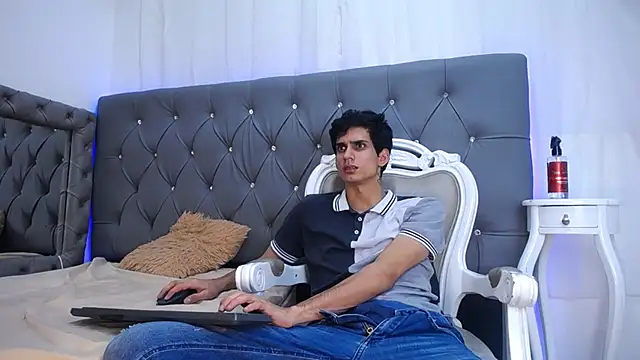 Sebalexis7 online show from 10/18/25, 02:46