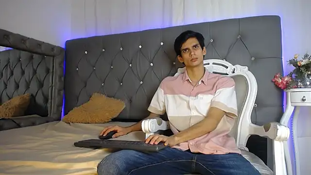 Sebalexis7 online show from 10/21/25, 03:17