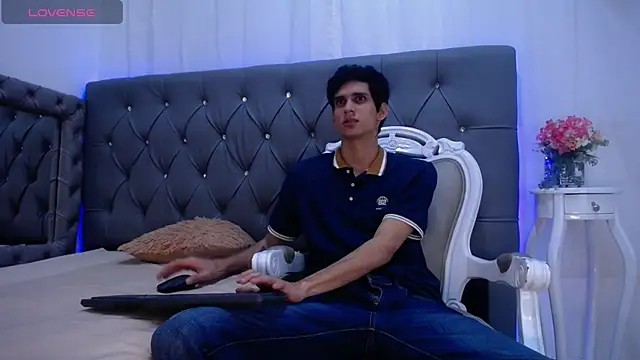 Sebalexis7 online show from 10/28/25, 03:07