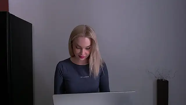 Lia noo regrets online show from 05/31/26, 01:50