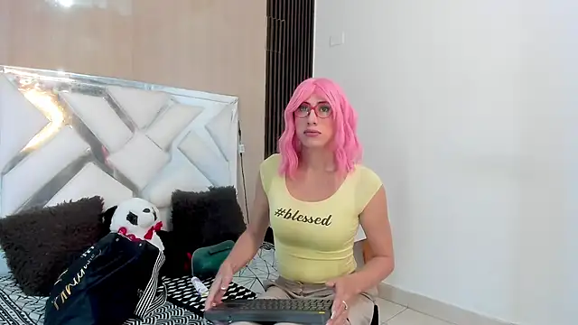 karen matwell online show from 10/22/25, 02:05