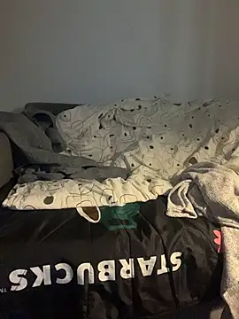 Snapshot of pophiboy chatting on 02/11/26, 01:27 pophiboy online show from 02/11/26, 01:27