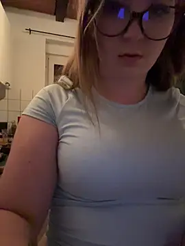 SweetTeenGirl online show from 11/08/25, 08:12