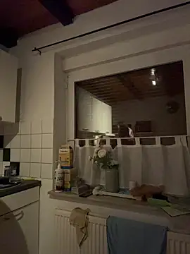 SweetTeenGirl online show from 12/03/25, 05:19