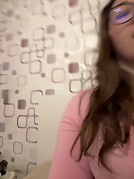 SweetTeenGirl online show from 11/03/25, 08:01