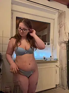 SweetTeenGirl online show from 11/09/25, 02:21