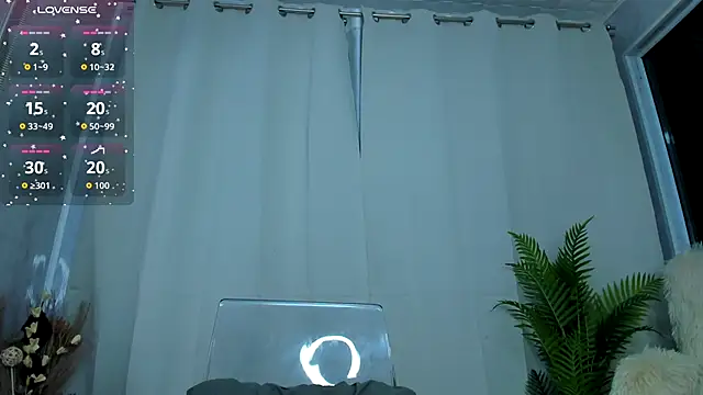 ParissHiltonX online show from 10/07/25, 03:40