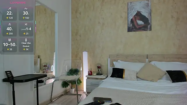 ParissHiltonX online show from 11/04/25, 04:49