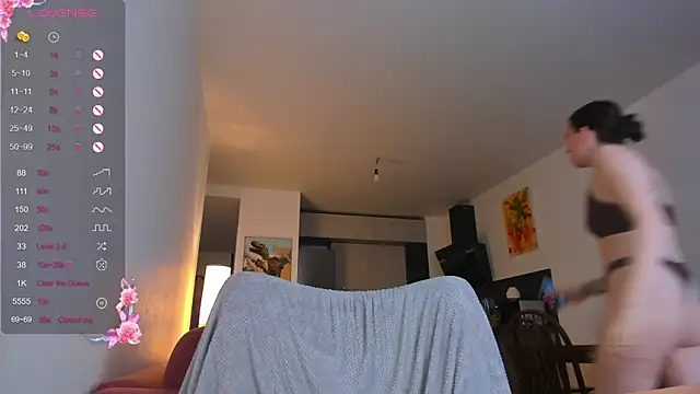 MilkyDana online show from 10/21/25, 10:03