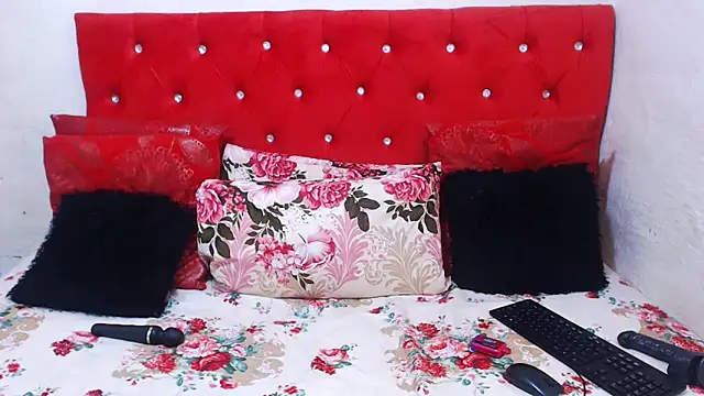 GoldSnowXxX online show from 12/01/25, 01:01