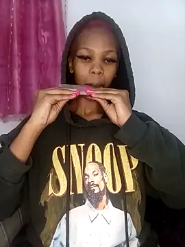 GoldSnowXxX online show from 04/17/26, 05:38