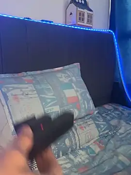 Snapshot of Davidkarr chatting on 10/26/25, 08:09 Davidkarr online show from 10/26/25, 08:09