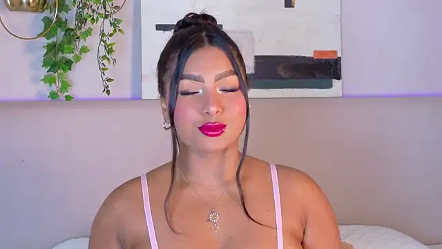 LanaRozz online show from 12/04/25, 07:46