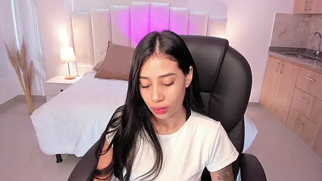 miranda crawfor online show from 10/31/25, 12:35