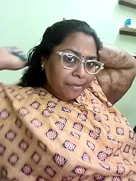 Snapshot of zara-mallus chatting on 10/08/25, 07:03 zara-mallus online show from 10/08/25, 07:03