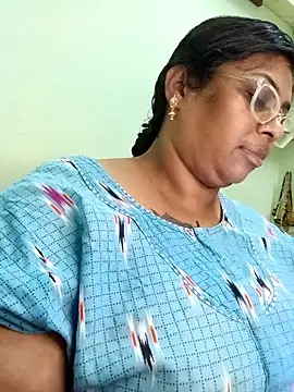 Snapshot of zara-mallus chatting on 09/27/25, 04:40 zara-mallus online show from 09/27/25, 04:40