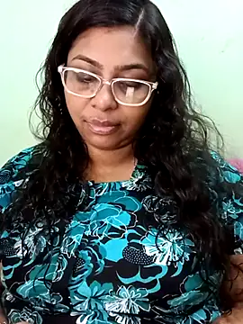 Snapshot of zara-mallus chatting on 09/24/25, 04:57 zara-mallus online show from 09/24/25, 04:57