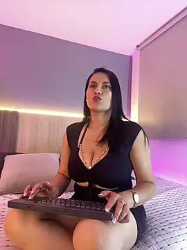 Atenea Clerk online show from 04/15/26, 01:59