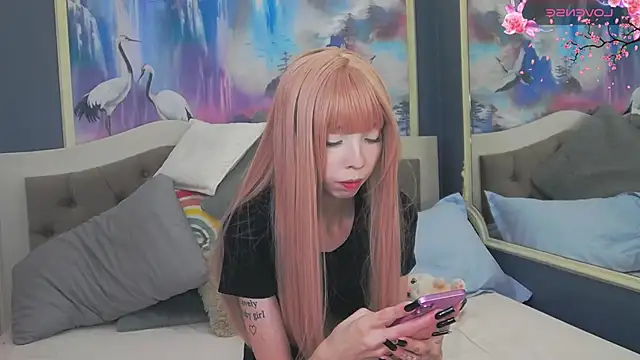 Evelyn Neal online show from 11/16/25, 04:12