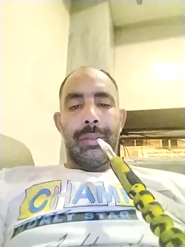 Snapshot of salimbasha chatting on 10/19/25, 08:11 salimbasha online show from 10/19/25, 08:11