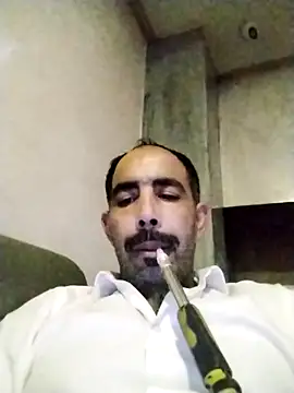 Snapshot of salimbasha chatting on 11/21/25, 08:30 salimbasha online show from 11/21/25, 08:30