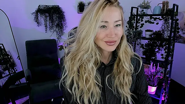 AstraMonroe online show from 04/10/26, 04:19