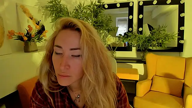 AstraMonroe online show from 10/01/25, 04:17