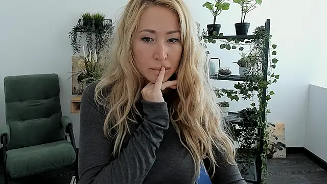 AstraMonroe online show from 03/19/26, 06:46