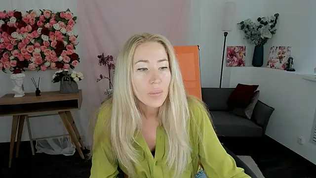 AstraMonroe online show from 04/01/26, 01:51