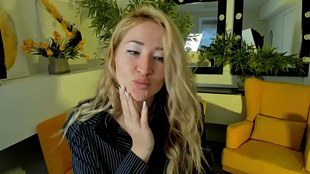 AstraMonroe online show from 09/29/25, 04:41