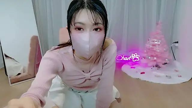 Snapshot of -Nyanko-chan- chatting on 12/20/25, 09:06 -Nyanko-chan- online show from 12/20/25, 09:06