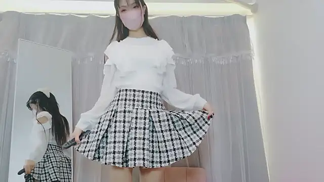 Snapshot of -Nyanko-chan- chatting on 12/03/25, 10:09 -Nyanko-chan- online show from 12/03/25, 10:09