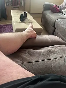 Snapshot of different-strokes chatting on 12/22/25, 02:28 different-strokes online show from 12/22/25, 02:28