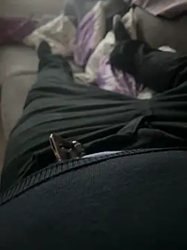 Snapshot of different-strokes chatting on 12/15/25, 02:34 different-strokes online show from 12/15/25, 02:34