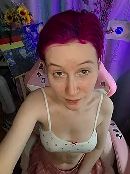 Snapshot of Fuzzy_Unicorn chatting on 07/07/26, 10:52 Fuzzy Unicorn online show from 07/07/26, 10:52